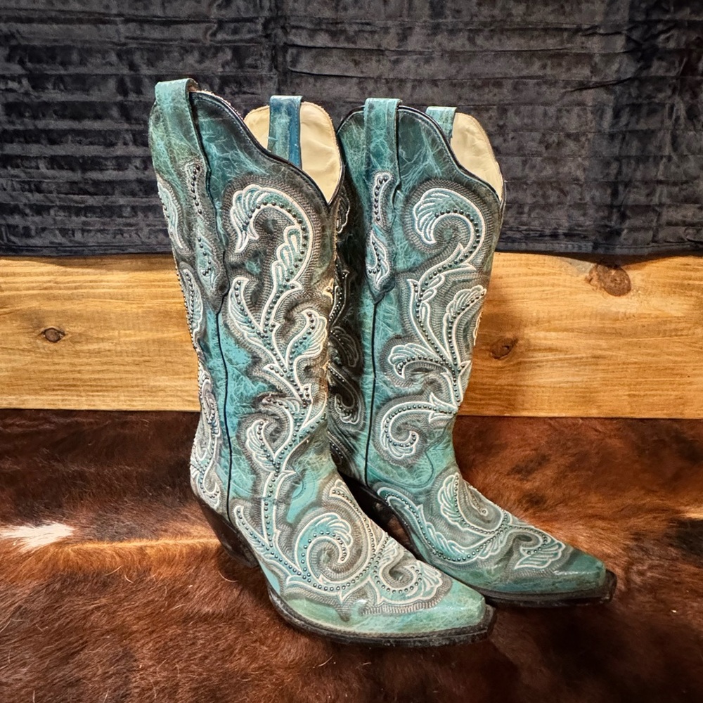 Elegant Teal Embroidered Heeled Boots